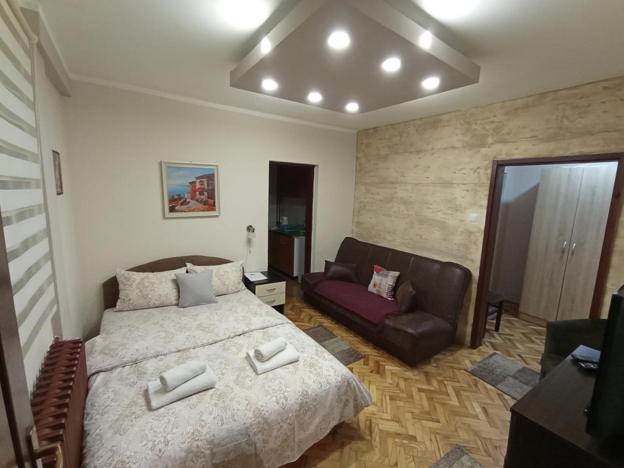 Apartments & Rooms -Mdl Lazic Belgrado Exterior foto