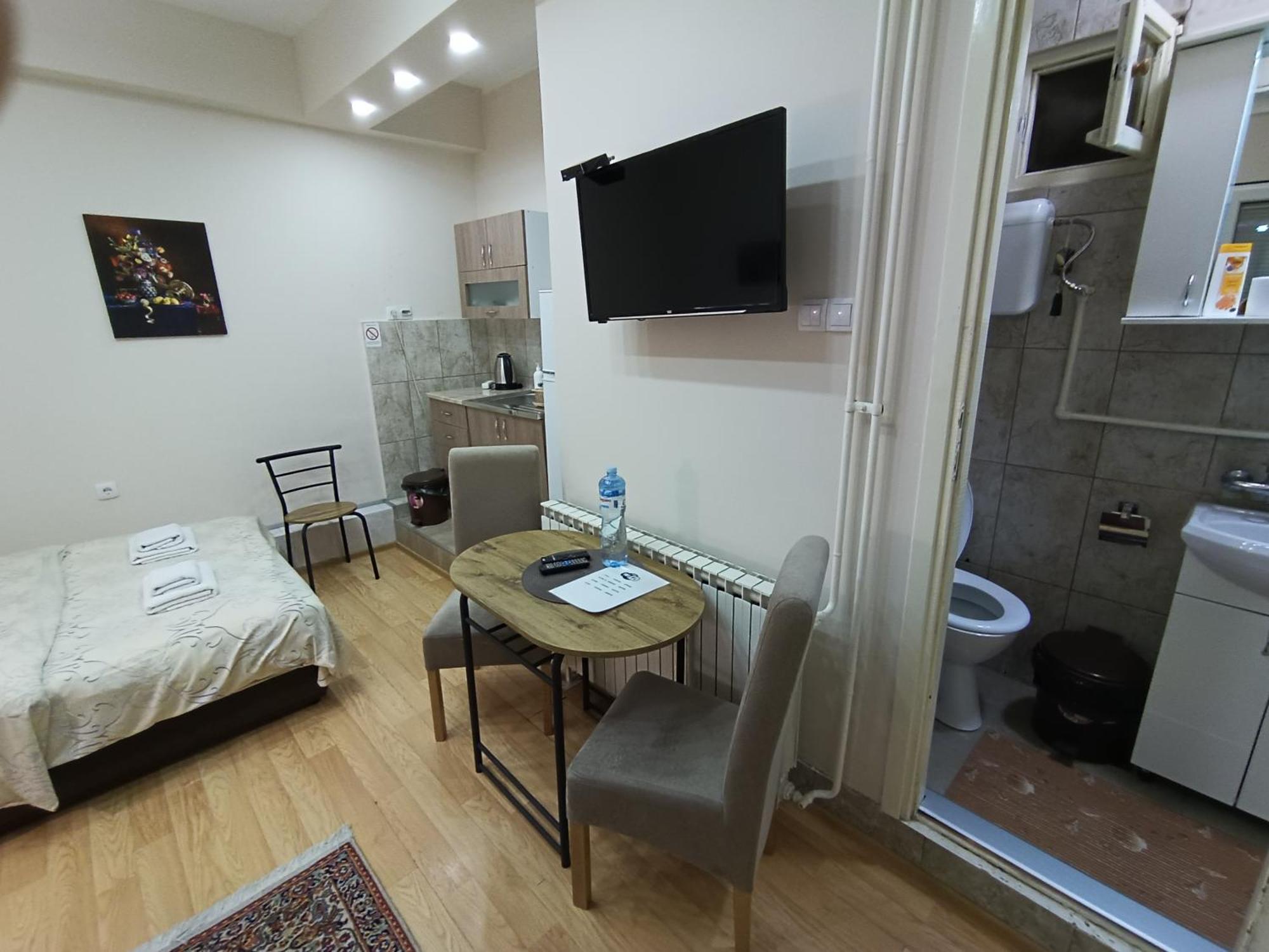 Apartments & Rooms -Mdl Lazic Belgrado Exterior foto
